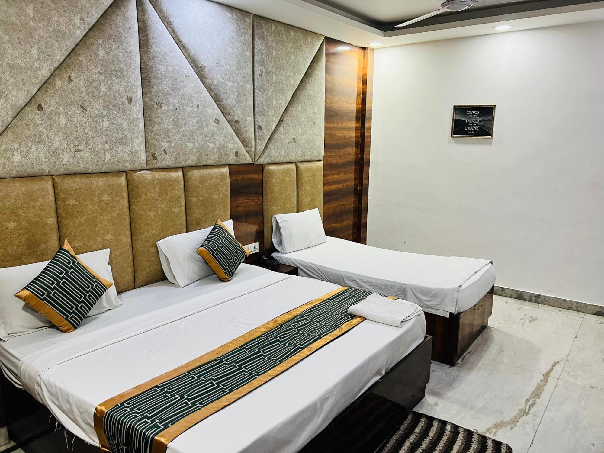 Bed & Breakfast Krone Near Igi Airport Delhi